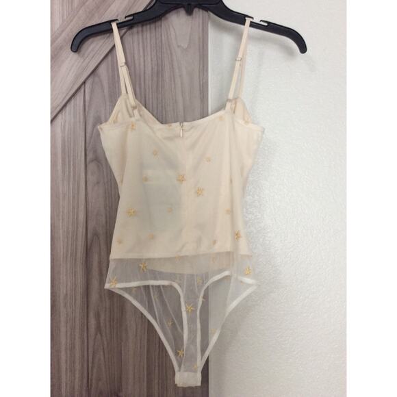 NWT Le Lis Small cream and gold star bodysuit - Picture 4 of 4